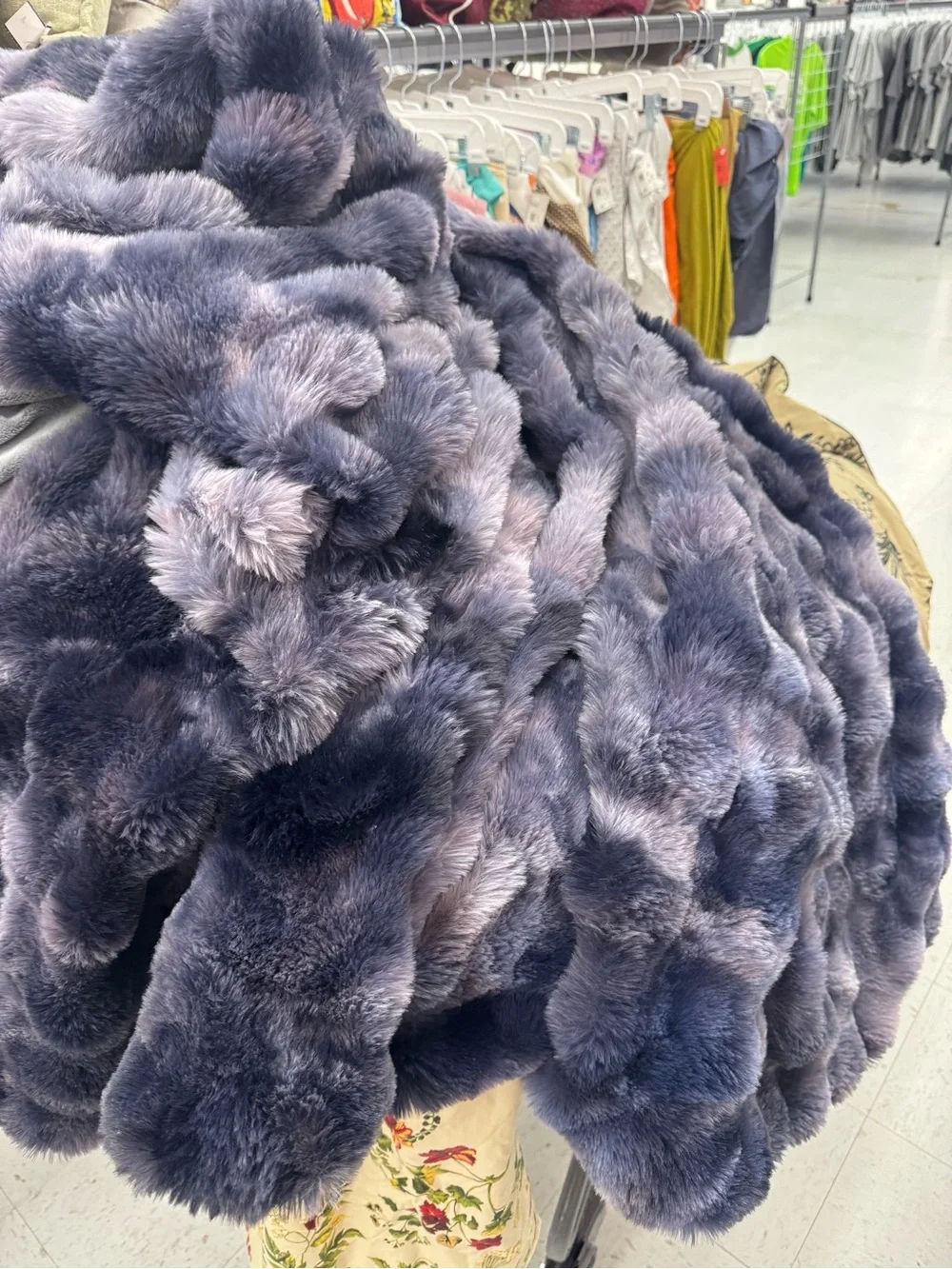 Plush Faux Fur Throw Blanket Purple 84”x60”